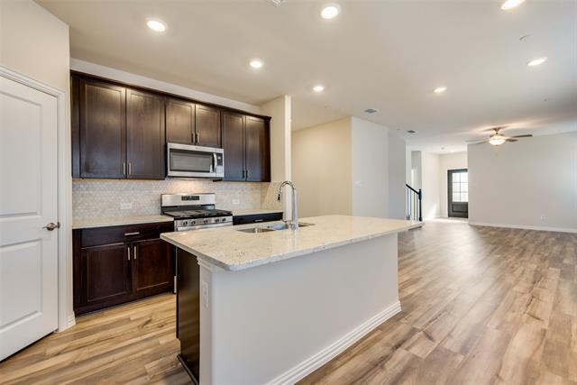 Building Photo - 102 Monarch Wy