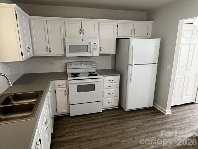Building Photo - 3122 Periwinkle Ct