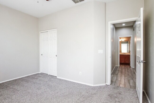 Building Photo - 13797 W Redfield Rd