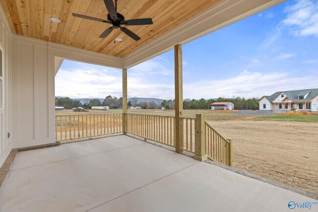 Building Photo - 219 Bush Rd SE