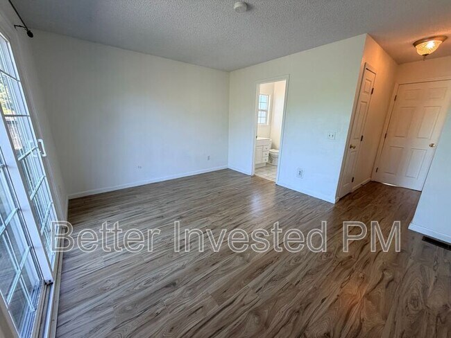 Building Photo - 1713 Mariposa Dr