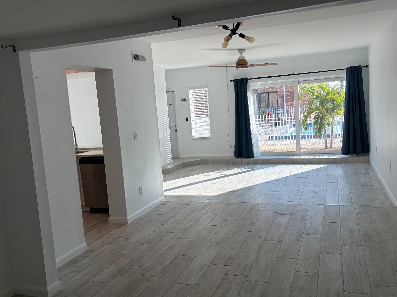 Building Photo - 5000 Ocean Beach Blvd