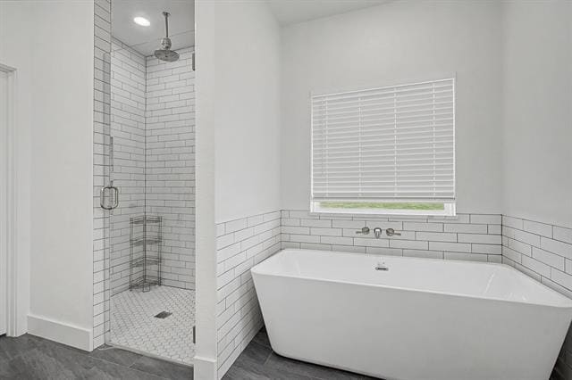 Building Photo - 192 Riverside Dr