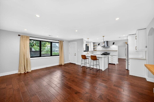 Building Photo - Not your average Davis rental.