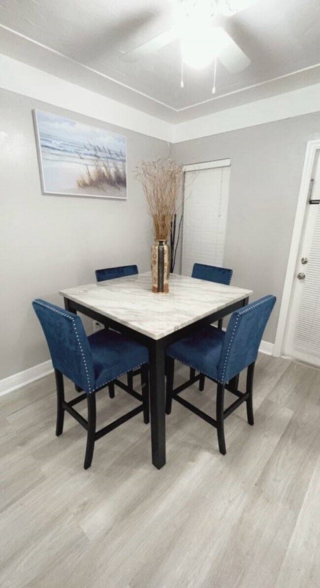 Building Photo - 1929 NE 26th St