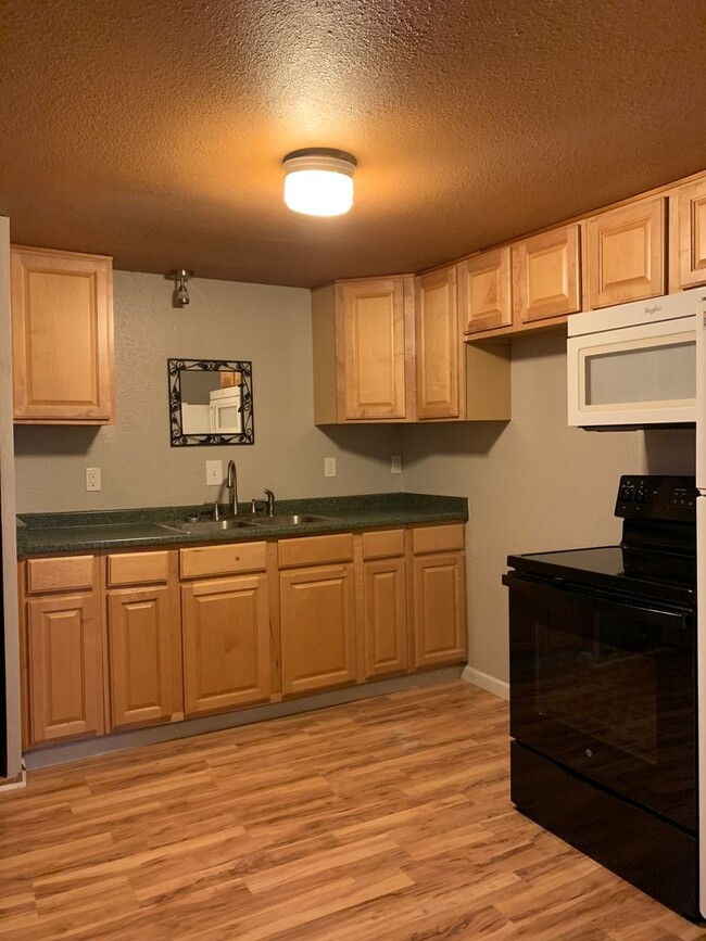 Primary Photo - 2 bedroom 1 bath house with HUGE shop loca...