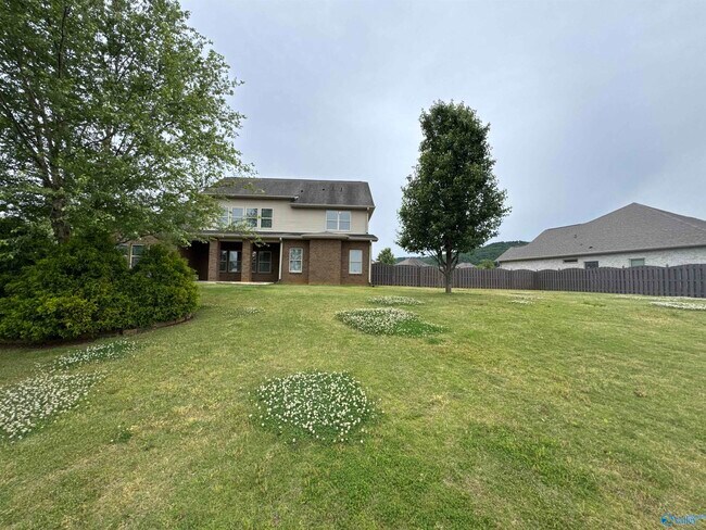 Building Photo - 4323 Flint Dr SE