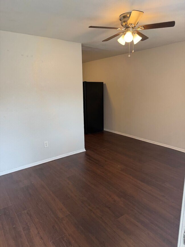 Building Photo - Charming 2-Bedroom, 1-Bath Home with Great Outdoor Spaces!