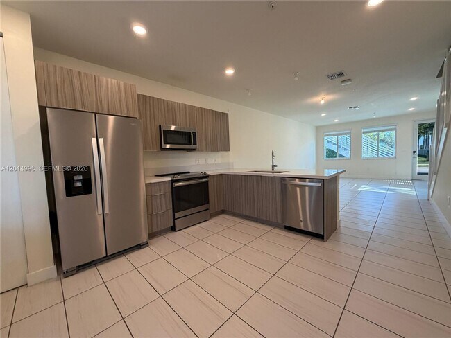 Building Photo - 10222 NW 64th Way