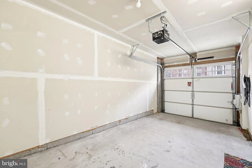 Building Photo - 8074 Locust Mill St