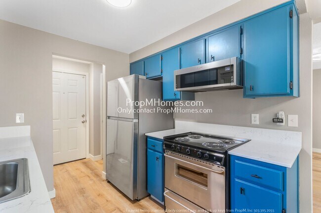 Building Photo - Thoughtfully Updated Two Bedroom Duplex in Oak Grove! DEPOSIT SPECIAL