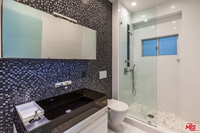 Building Photo - 26050 CA-1