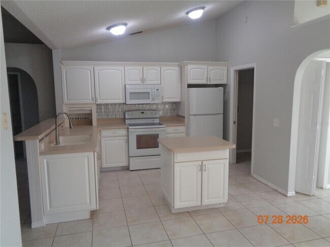 Building Photo - 2610 Groveland Ave