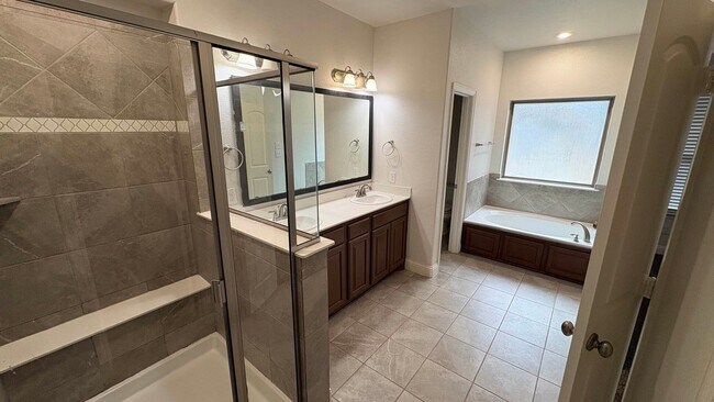 Building Photo - 610 Alderwood Ct