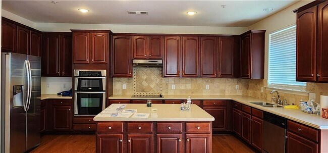 Building Photo - 479 Briarfield Xing NW