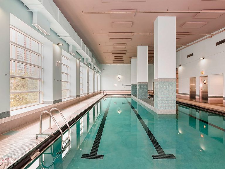 Large swimming pool - 474 N Lake Shore Dr