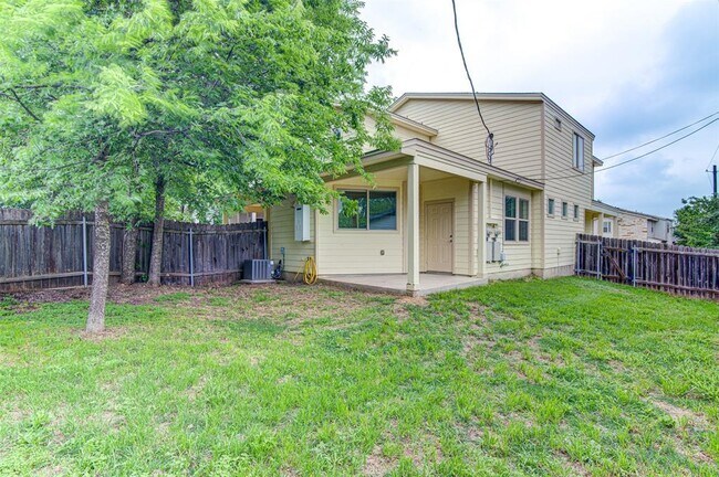 Building Photo - 3301 Thomas Kincheon St