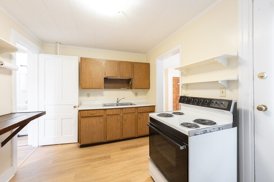kitchen - 39 Homer Ave