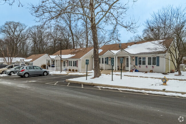 Building Photo - Trefoil Court
