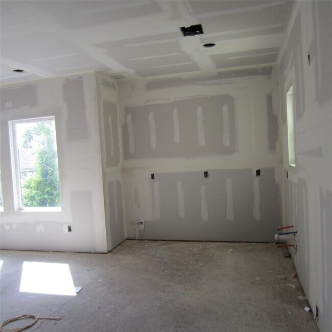 Building Photo - 2419 Rosewood St
