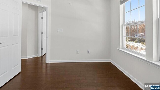 Building Photo - 54 Landmark Ln