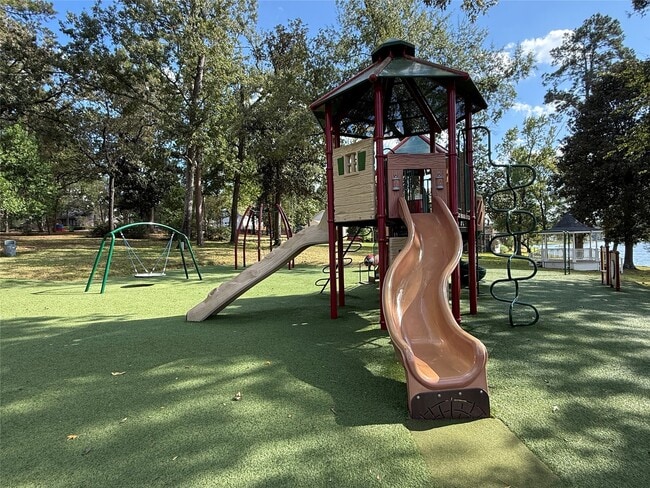 Building Photo - 16 Golf Vw Mnr