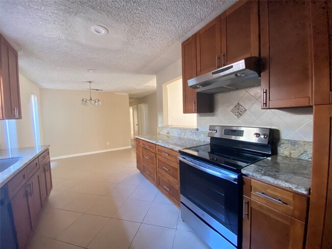 Building Photo - 25 Tradewinds Dr