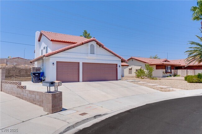 Building Photo - 1517 Kirby Dr