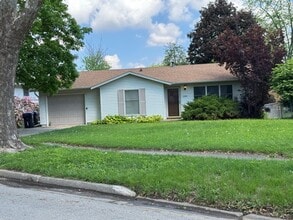 Building Photo - Simple but nice 3 bedroom 1 bath home, great fenced back yard!