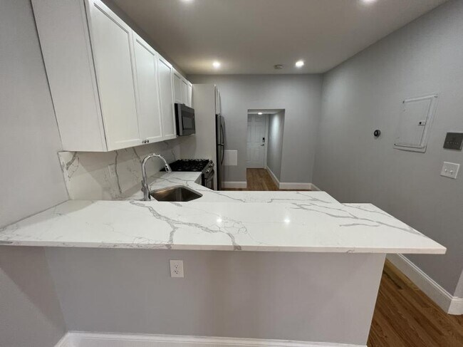 Building Photo - 1.0 bedroom in Cambridge Massachusetts 02140