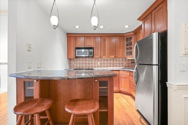 Building Photo - 109 Beacon St