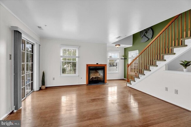 Building Photo - 5606 Riverfront Dr