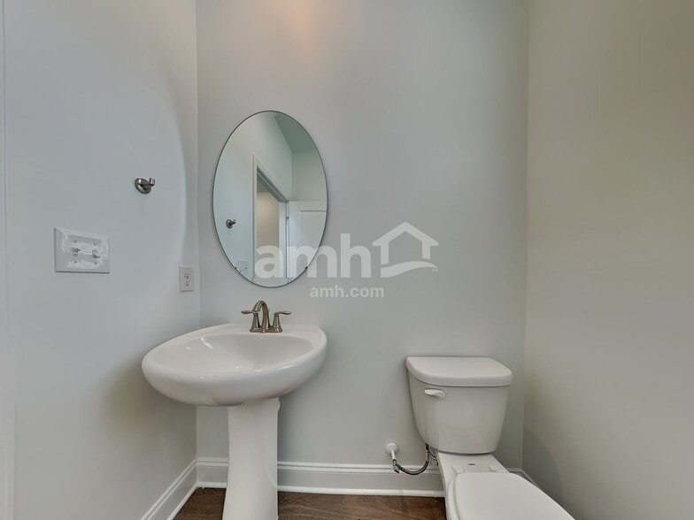 Building Photo - 200 Argea Dr