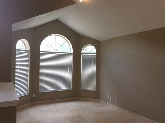 Building Photo - 636 Darkwood Ave