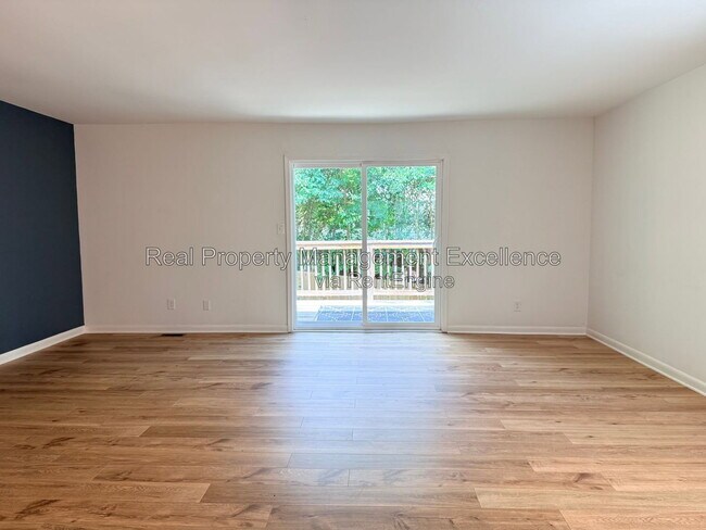 Building Photo - 108 Hassell Ct