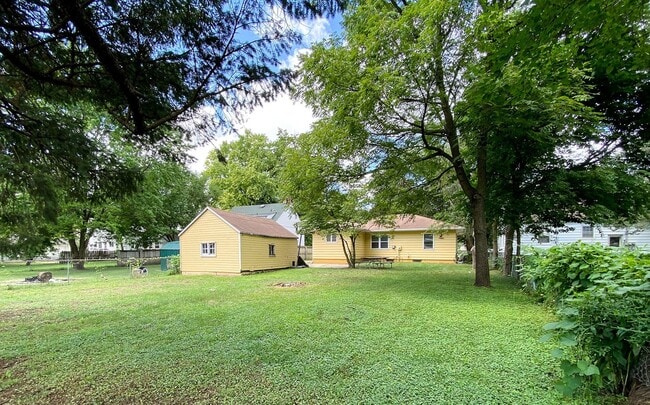 Building Photo - 3 Bedroom House for Rent!