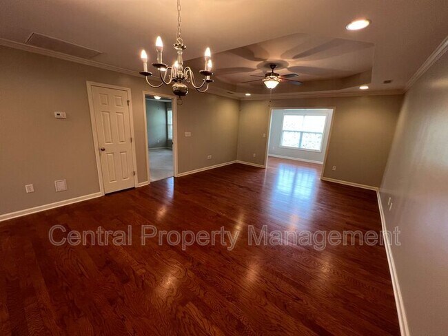 Building Photo - 107 Shalom Dr