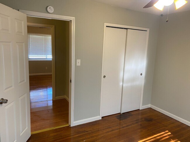 Building Photo - MOVE IN READY! MOVE IN SPECIAL AVAILABLE!!...