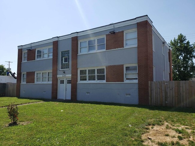 Building Photo - 3285 Sullivant Ave