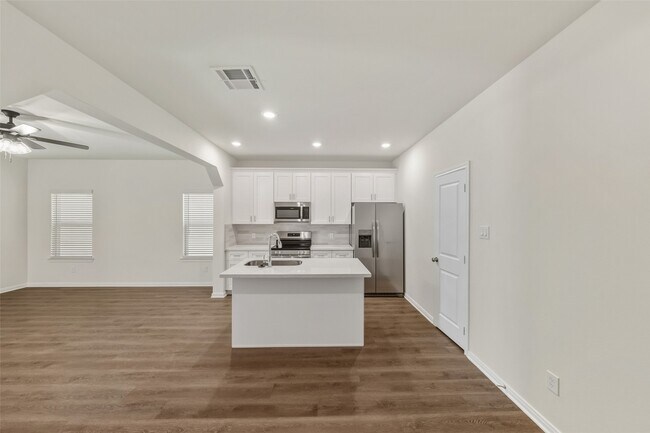 Building Photo - 710 W Dallas St