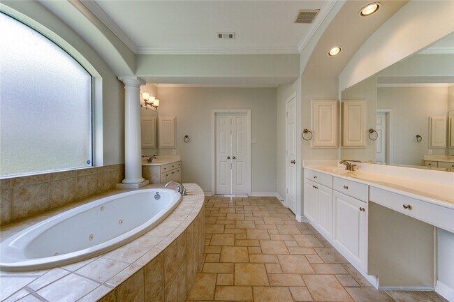 Building Photo - 3819 Rivermoss Ln