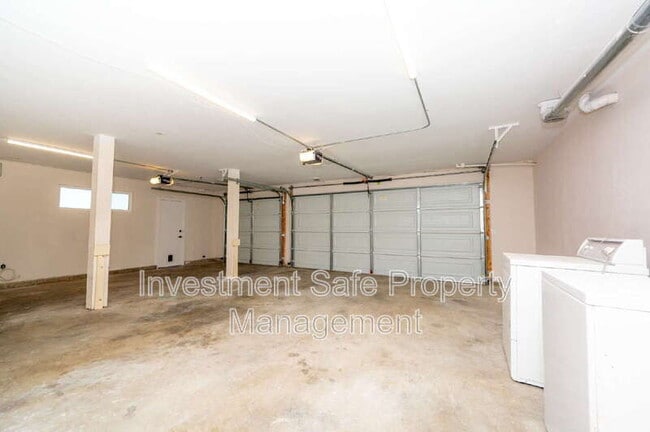 Building Photo - 9997 Javelin Way