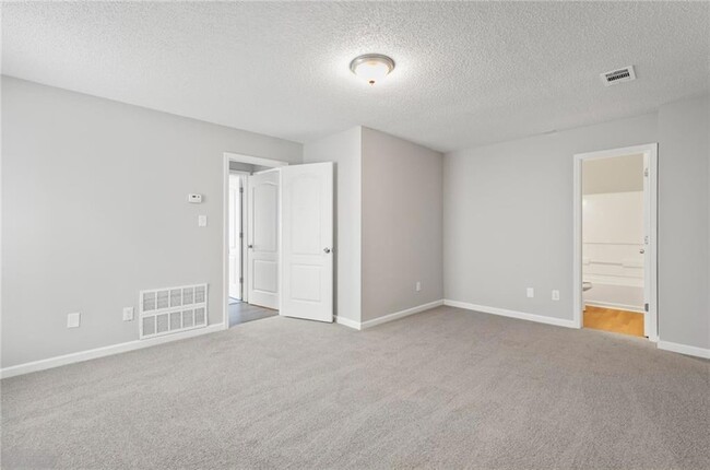 Building Photo - 298 Fallview Dr