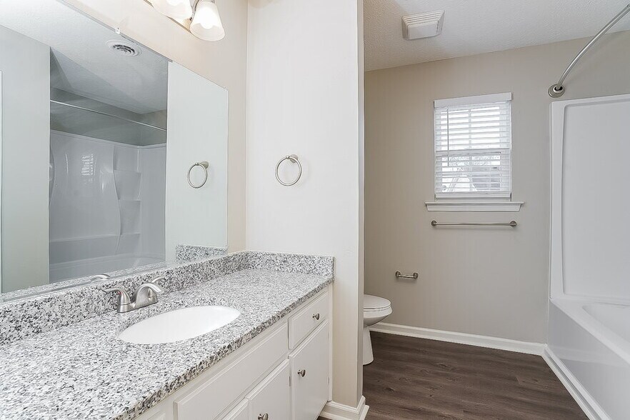 Building Photo - 2301 Weber Ct