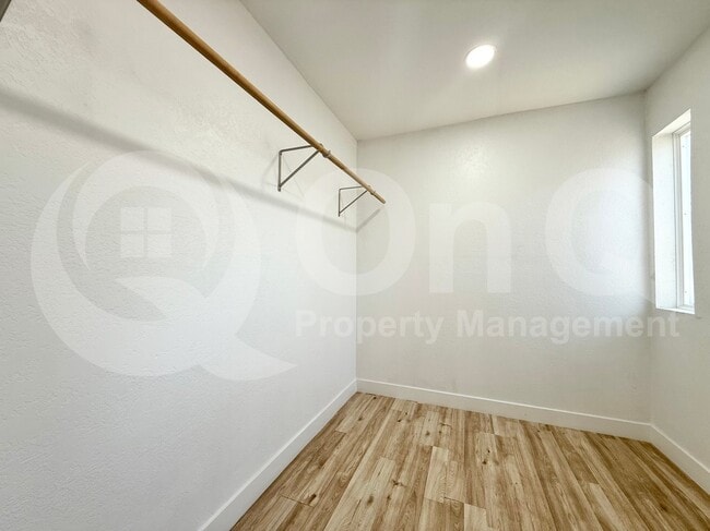 Building Photo - 7107 E Flossmoor Ave