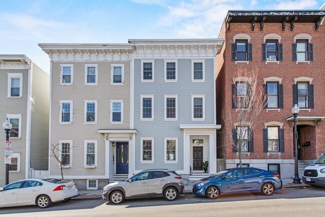 Primary Photo - 274 Bunker Hill St