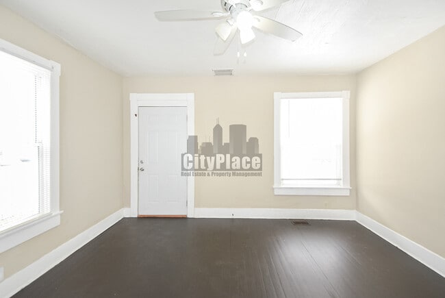 Building Photo - 1022 N Rural St