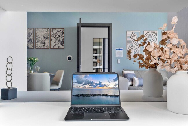 Building Photo - 398 NE 5th St