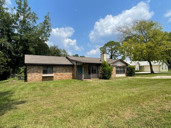 Building Photo - Pool Home in Killearn Acres