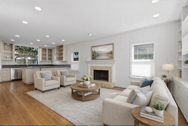 Building Photo - 2132 Tangley St